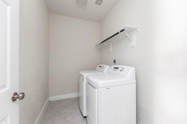 Building Photo - 10907 Birchwood Knl Ct