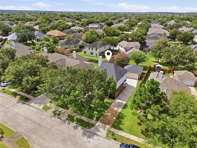 Building Photo - 6165 Darlington Ct