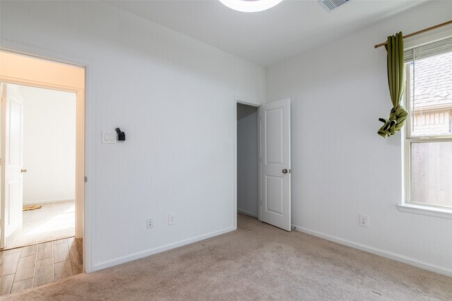 Building Photo - 15023 Mulberry Hallow St