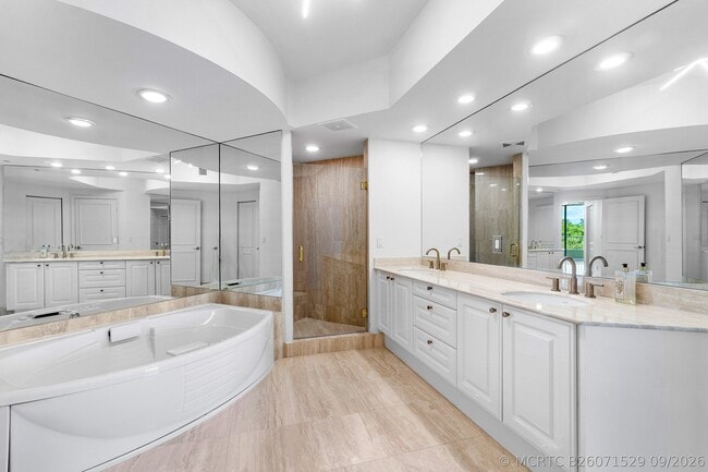 Building Photo - 3720 S Ocean Blvd