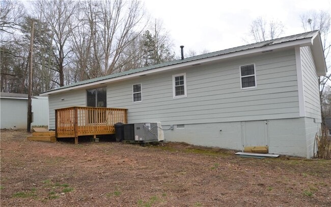 Building Photo - 3227 Hilltop Cir