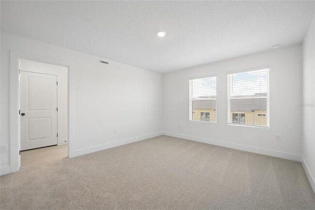 Building Photo - 15219 Hamlin Pk Dr