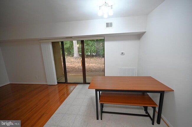 Building Photo - 2237 Castle Rock Square