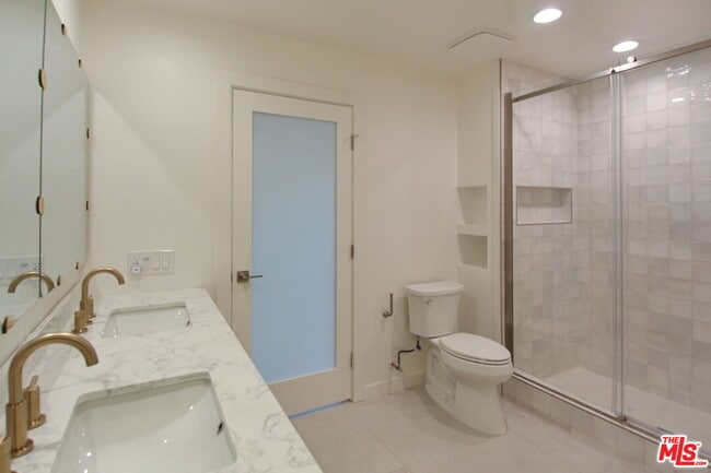 Building Photo - 24621 Aquilla Dr