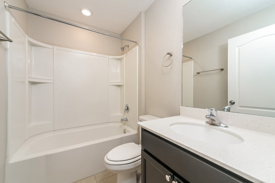 Building Photo - 246 Hyacinth Ct