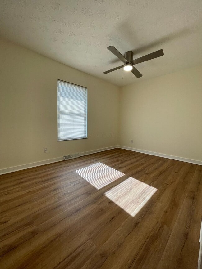 Building Photo - 6542 Red Coach Ln