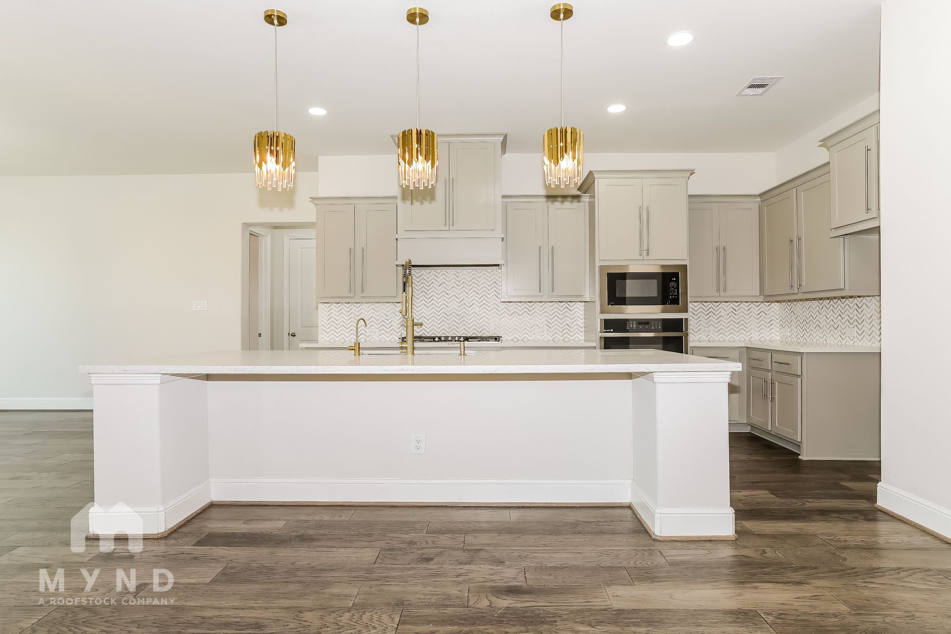 Building Photo - 30627 S Creek Way