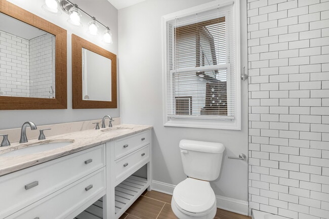 Building Photo - 306 Sacco St