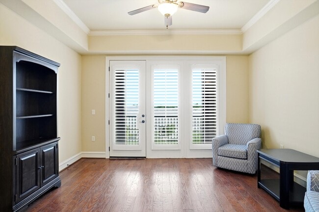Building Photo - 301 Watermere Dr