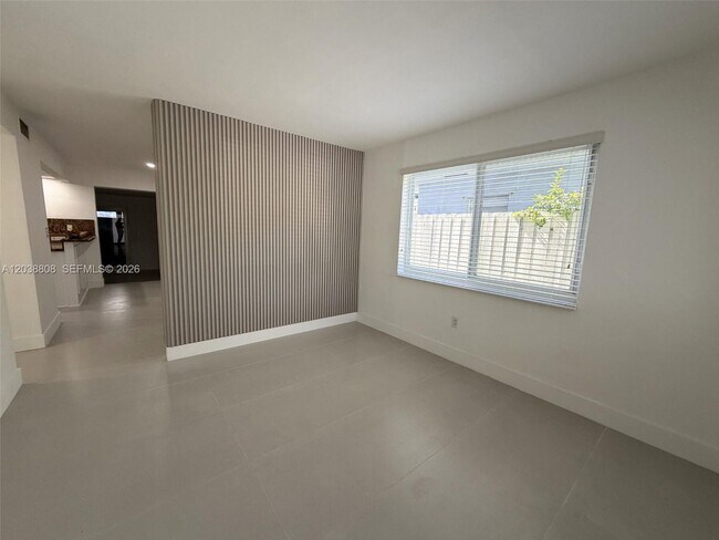 Building Photo - 501 NW 25th Ct