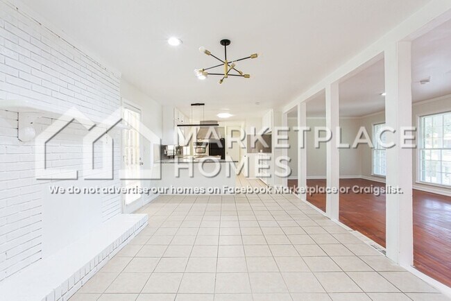 Building Photo - 4477 Glenhaven Dr