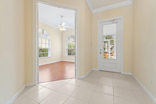 Building Photo - 9038 SE La Creek Ct