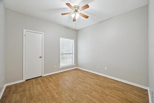 Building Photo - 11711 Memorial Dr