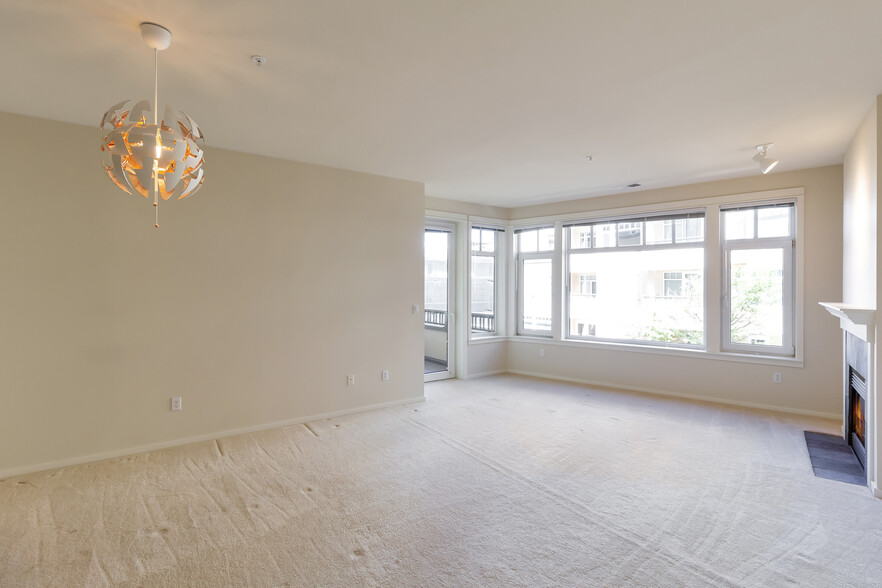 Building Photo - 108 2nd Ave S
