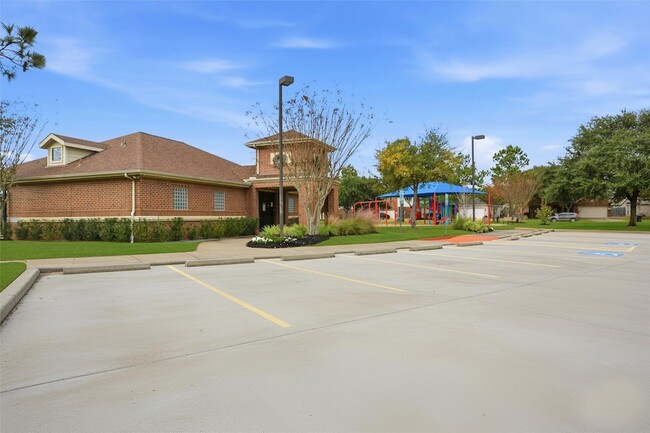 Building Photo - 17706 Windsor Grove Ln