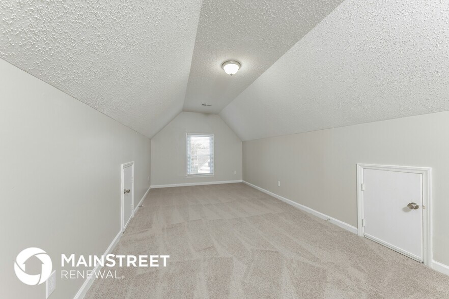 Building Photo - 8 Creekstone Ct