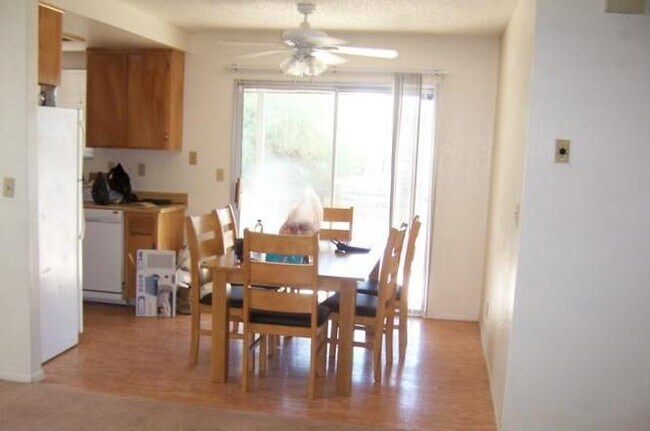 Building Photo - 6606 La Buena Tierra Ave