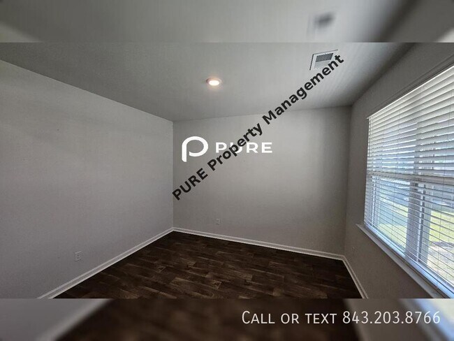 Building Photo - Downstairs Master - 5 BEDROOM HOME Berkele...