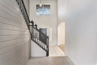 Building Photo - 2635 Lakehills St