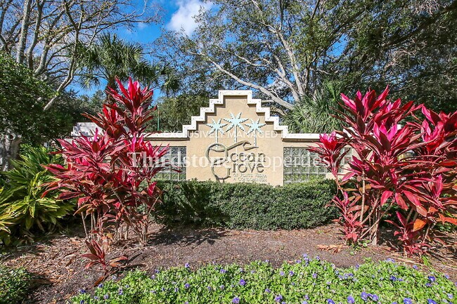 Building Photo - 11 Arbor Club Dr