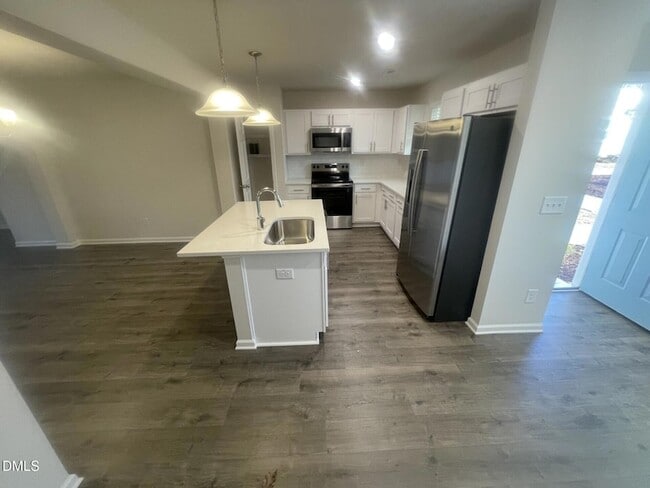 Building Photo - 1004 Peony Ln