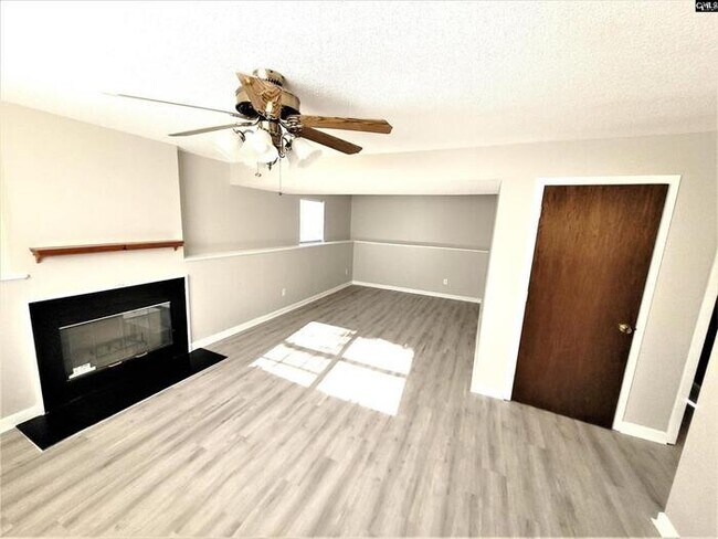 Building Photo - 252 Cherry Grove Dr