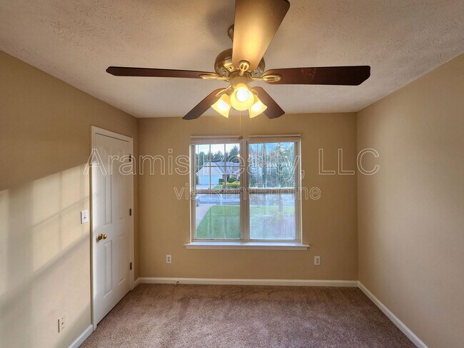 Building Photo - 1624 Oak Trace Cir