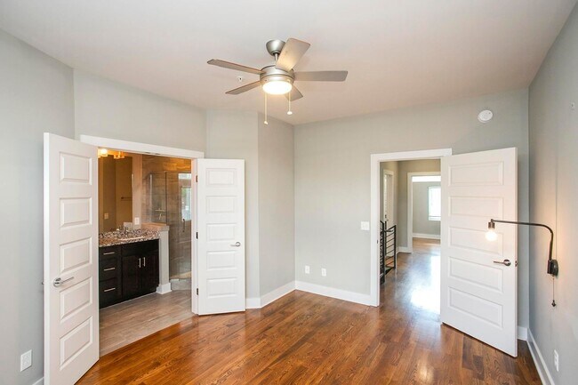 Building Photo - 1025 Dickerson Pike