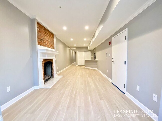 Building Photo - 1441 Clifton St NW