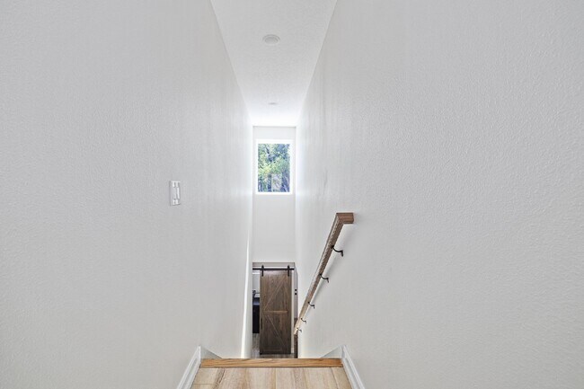 Building Photo - MODERN 4-BEDROOM TAMPA HOME | BUILT 2023 | FENCED YARD | PET FRIENDLY
