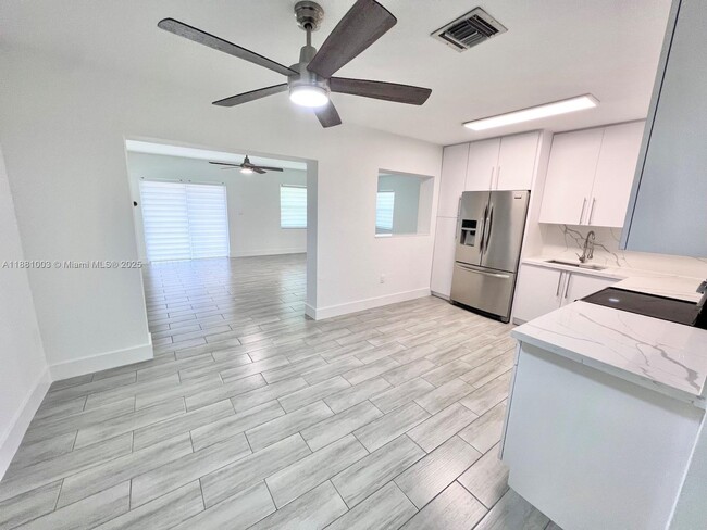 Building Photo - 7290 SW 34th Street Rd