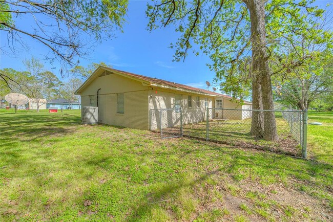 Building Photo - 20 W Oak Rdg Dr