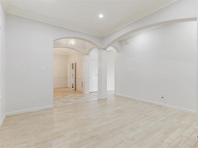 Building Photo - 609 Sunningdale