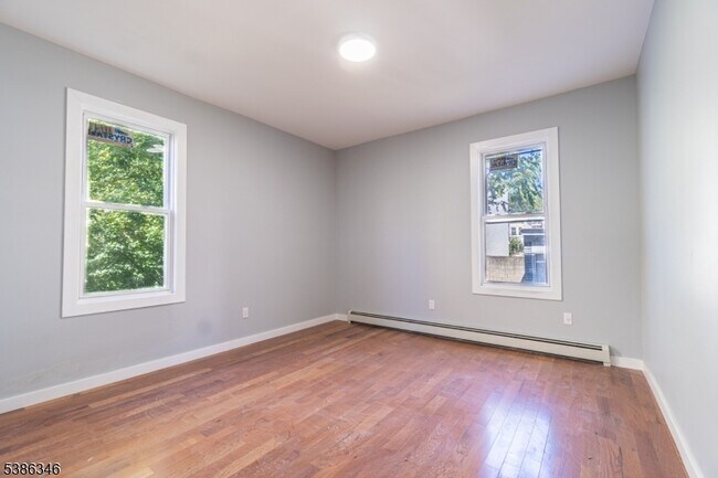 Building Photo - 43 Tillinghast St