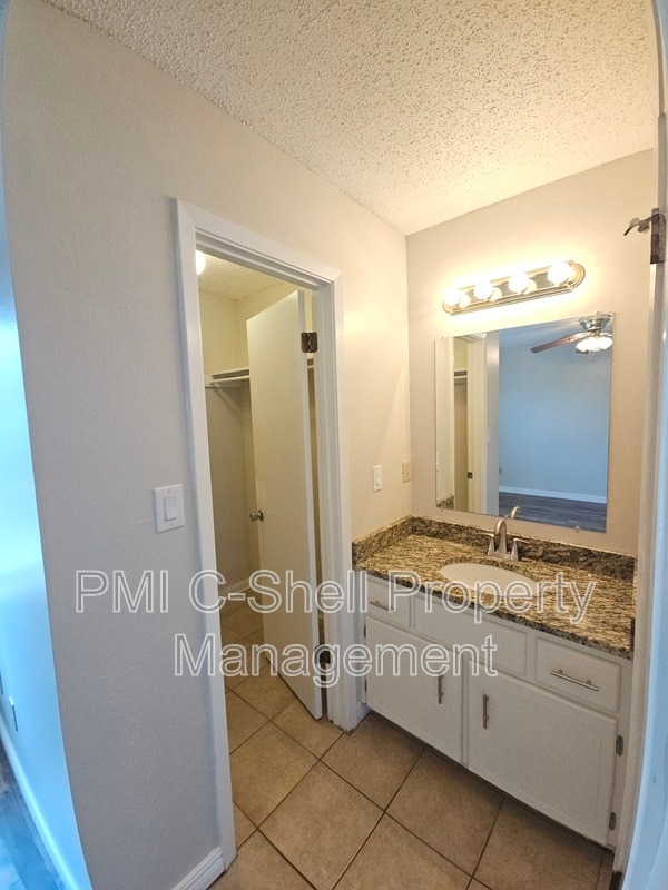 Building Photo - 3535 Southwind Dr