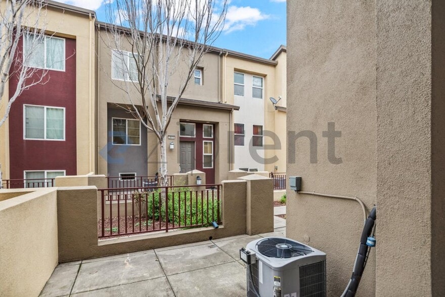 Building Photo - 2858 10th St