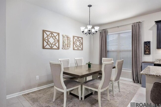 Building Photo - 18326 Sunset Park Dr