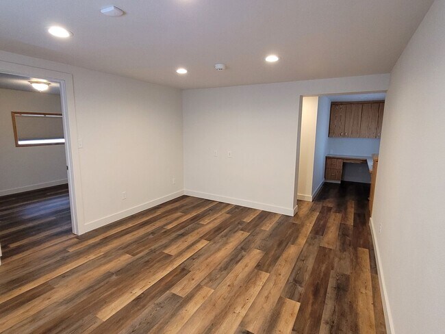 Building Photo - 4 Bedroom in the Country