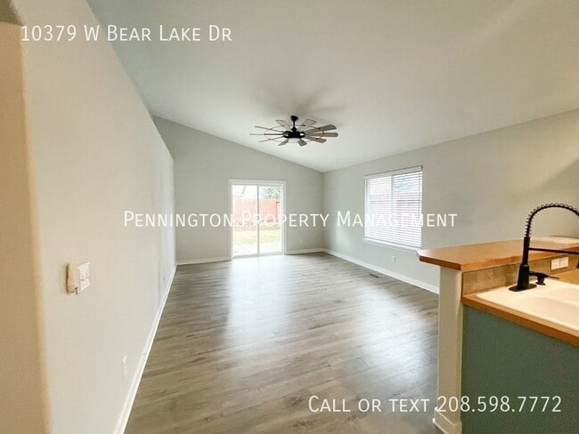 Building Photo - 10379 W Bear Lake Dr