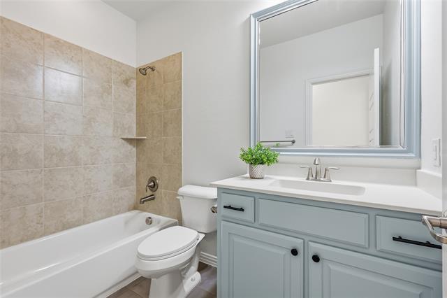 Building Photo - 741 Almeda Dr