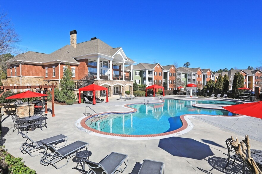 Resort-style Swimming Pool and Deck - The Glen at Alexander Apartments