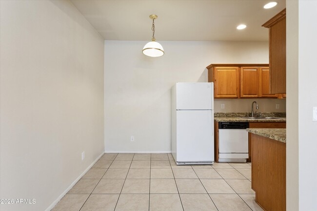 Building Photo - 7010 N 68th Dr