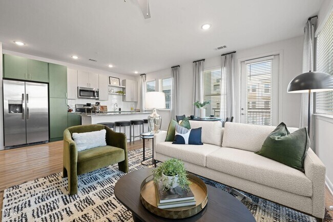 Building Photo - 211 Hammond Center Dr