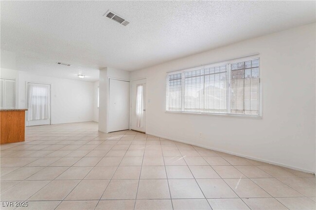 Building Photo - 1272 Lawry Ave