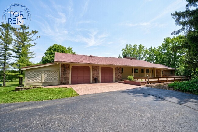 Building Photo - 7255 E Baldwin Rd