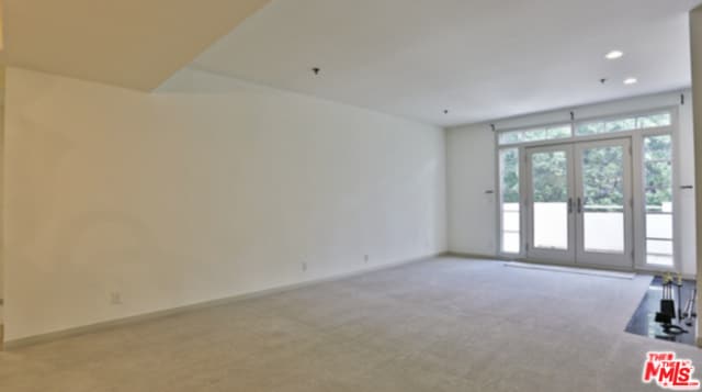 Building Photo - 2222 Beachwood Dr