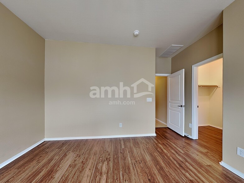 Building Photo - 11709 W Jefferson St