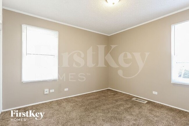 Building Photo - 308 Shabbona Dr