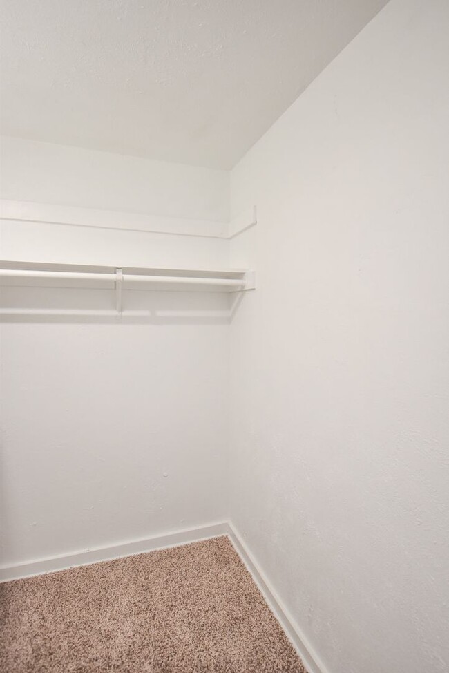 Building Photo - 2 Bedroom 1 Bath On Acreage in Lindale ISD!