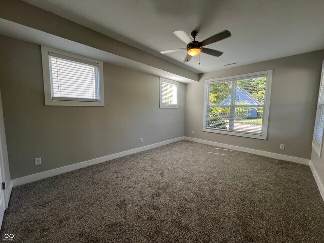Building Photo - 4077 Rookwood Ave
